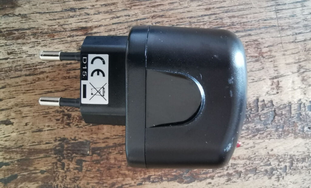 2 pin USB charger rome