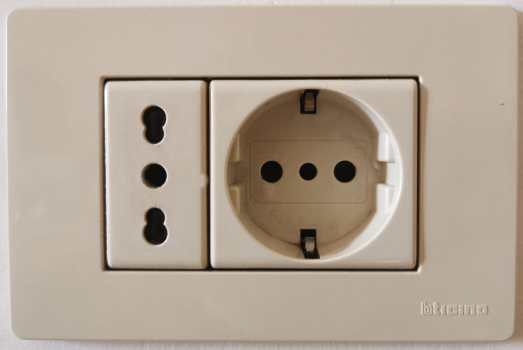 Typical domestic socket solution in Italy. The left-hand socket is compatible with C and L plugs, while the right is compatible with C and F plugs.